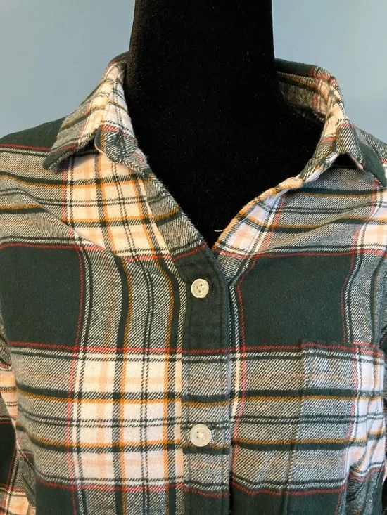 Old Navy Green and White Plaid Flannel Shirt - Picture 2 of 4